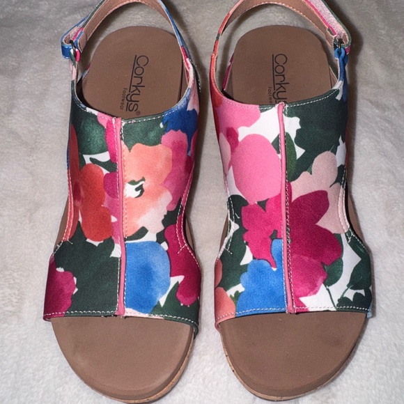 NWT  CORKY’S  Carley  “ Flowers “ Wedges Heels Sandals  Floral Multi Print main image 12